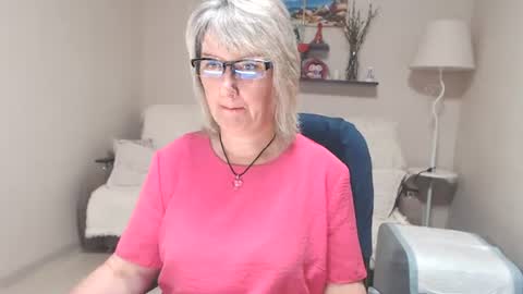 Snapshot of leilamays chatting on 07-11-26, 05:21 Leila Kinky online show from 07-11-26, 05:21