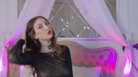 Leila online show from 10-03-25, 04:09