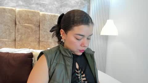 leilapons online show from 10-25-25, 06:57