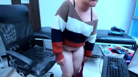 Leila online show from 04-18-26, 07:07