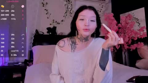 Snapshot of lein_bone chatting on 10-19-25, 12:33 Lein online show from 10-19-25, 12:33