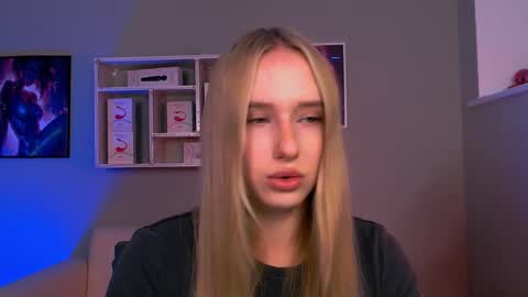 Leina online show from 12-20-25, 08:49