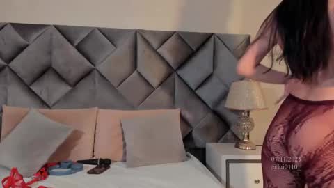 Leizathompson online show from 11-07-25, 08:20