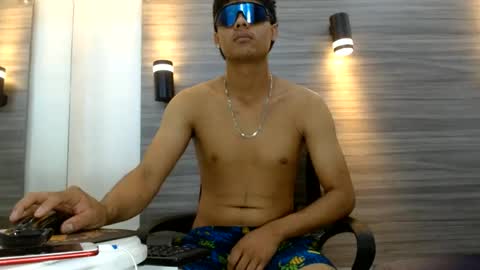 lelehott01 online show from 06-19-26, 02:27