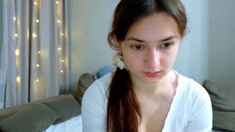 Snapshot of lelia_vibe chatting on 10-29-25, 02:03 Lelia online show from 10-29-25, 02:03