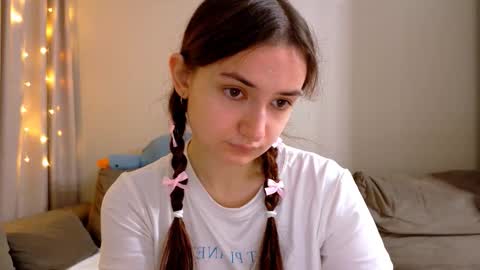 Snapshot of lelia_vibe chatting on 11-10-25, 03:05 Lelia online show from 11-10-25, 03:05