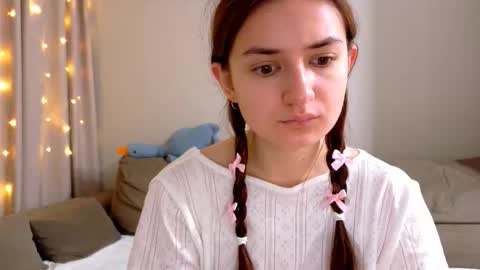 Snapshot of lelia_vibe chatting on 11-11-25, 03:17 Lelia online show from 11-11-25, 03:17