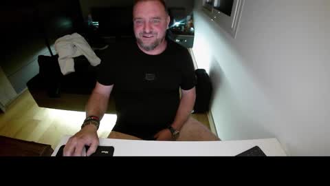 Ange online show from 10-04-25, 01:47