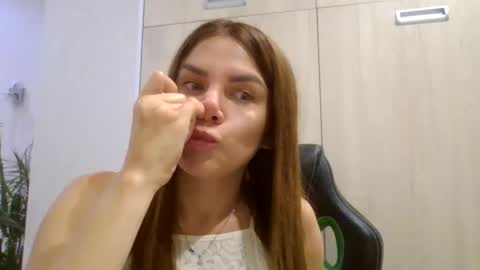 lena6122000 online show from 09-20-25, 08:10