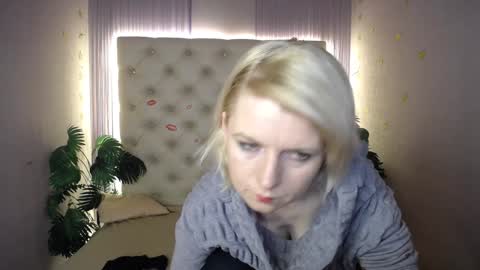 Snapshot of lena_paulles chatting on 12-13-24, 07:15 Lena online show from 12-13-24, 07:15