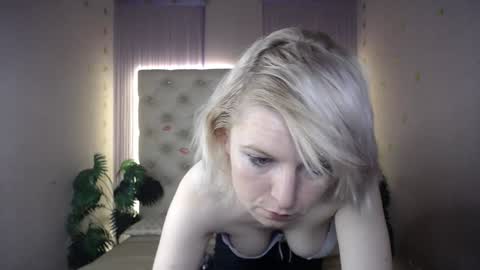 Snapshot of lena_paulles chatting on 12-18-24, 07:04 Lena online show from 12-18-24, 07:04