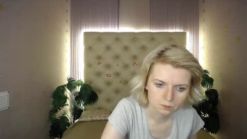 Snapshot of lena_paulles chatting on 12-24-24, 10:11 Lena online show from 12-24-24, 10:11