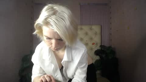 Snapshot of lena_paulles chatting on 02-08-25, 04:03 Lena online show from 02-08-25, 04:03