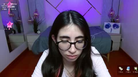 Snapshot of lena_roses chatting on 04-28-26, 02:33 Lena online show from 04-28-26, 02:33