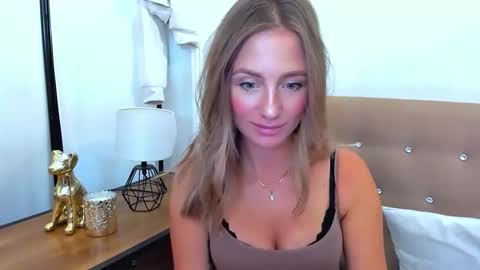 Snapshot of lena_sexi chatting on 09-23-25, 08:34 lena_sexi online show from 09-23-25, 08:34
