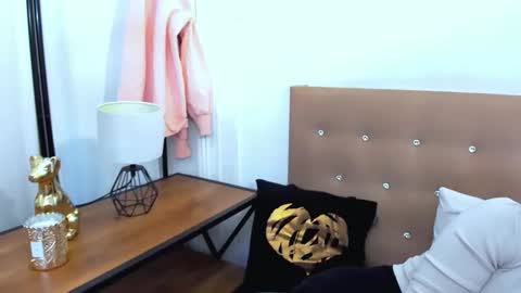 Snapshot of lena_sexi chatting on 10-12-25, 06:40 lena_sexi online show from 10-12-25, 06:40
