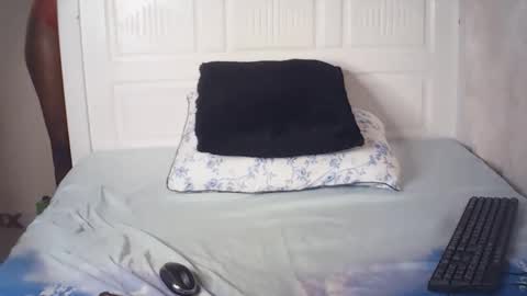 Snapshot of lenah6 chatting on 02-13-26, 02:29 lenah6 online show from 02-13-26, 02:29