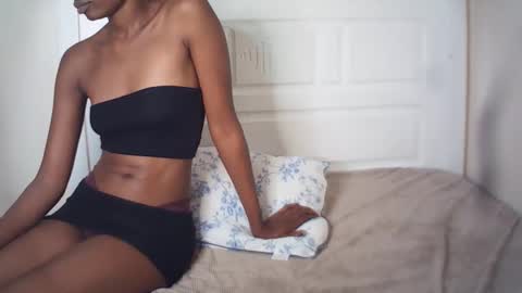 Snapshot of lenah6 chatting on 04-10-26, 04:50 lenah6 online show from 04-10-26, 04:50