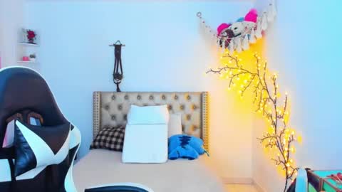 Lena  online show from 10-02-25, 12:56