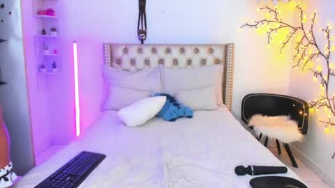 Lena  online show from 07-19-26, 12:36