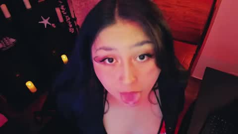 Lenna Kang online show from 02-20-25, 05:33