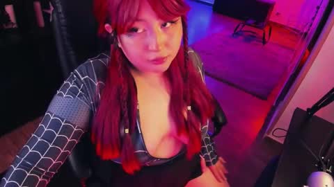 Lenna Kang online show from 09-12-25, 12:00