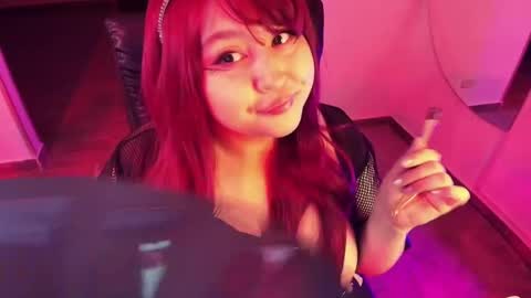 Lenna Kang online show from 11-07-25, 04:23