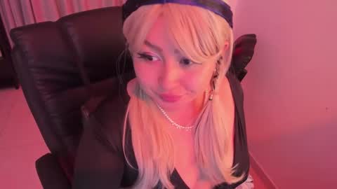 Lenna Kang online show from 11-23-25, 07:57