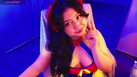 Lenna Kang online show from 02-09-26, 09:41