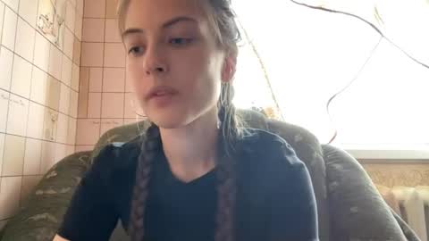 Hellomy name is Natalyits my first day here nice to meet you Give me 50 thumbs ups online show from 06-03-26, 03:28