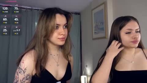 Snapshot of lenoimacyt chatting on 10-19-25, 06:25 Hey hey our name is Mia Elfy Lovense is active time to play PVT IS OPEN online show from 10-19-25, 06:25