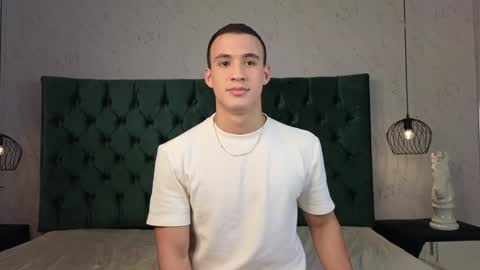 Snapshot of leo_delvey chatting on 01-08-25, 03:40 leo online show from 01-08-25, 03:40