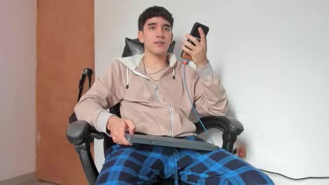 Leo Jones online show from 11-13-25, 04:39