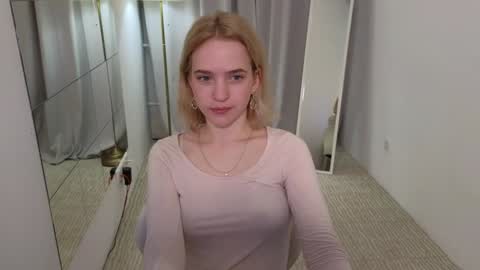 Snapshot of leo_lulu chatting on 12-12-24, 02:33 Ashly online show from 12-12-24, 02:33