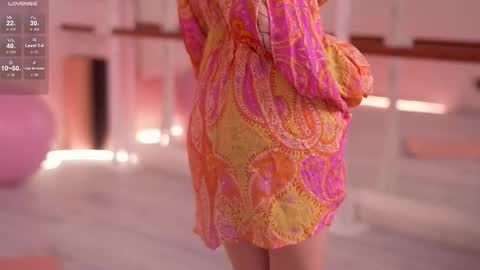 Snapshot of leo_lulu chatting on 11-26-25, 04:08 Ashly online show from 11-26-25, 04:08