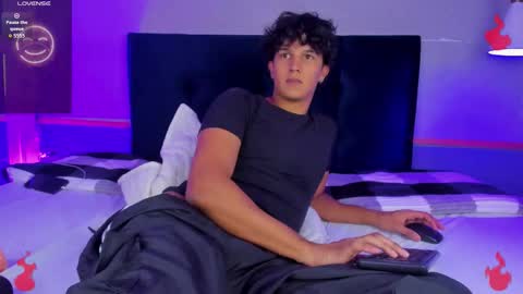 Leo online show from 09-19-25, 04:14