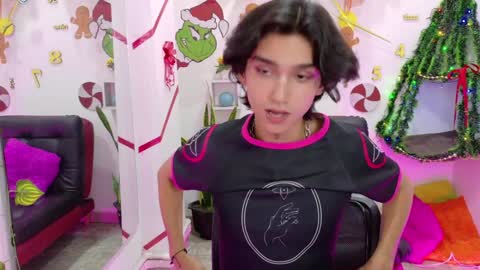 Snapshot of leoadamss chatting on 12-18-24, 05:10 Leo online show from 12-18-24, 05:10