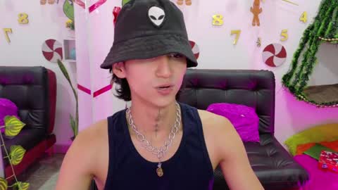 Snapshot of leoadamss chatting on 12-24-24, 09:44 Leo online show from 12-24-24, 09:44