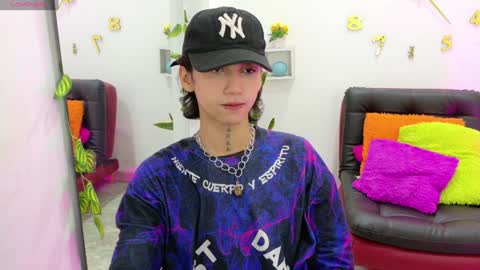 Snapshot of leoadamss chatting on 02-03-25, 12:57 Leo online show from 02-03-25, 12:57