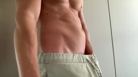 Snapshot of leoandy123 chatting on 10-24-25, 02:13 leoandy123 online show from 10-24-25, 02:13