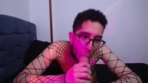 Leoh online show from 10-22-25, 02:01