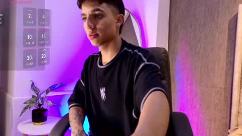 leohard_ online show from 04-10-26, 04:17