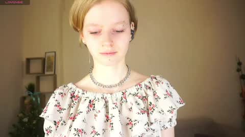 Hello Im Roxy Im just starting my journey here so lets get acquainted online show from 03-29-26, 04:18