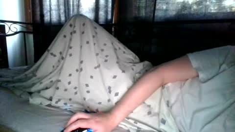 Snapshot of leon7069 chatting on 07-08-26, 02:27 Leon online show from 07-08-26, 02:27
