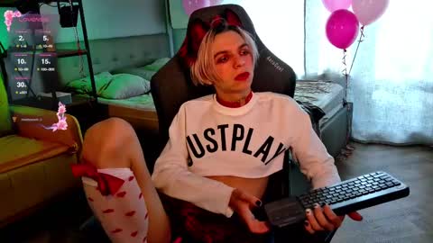 Leon online show from 02-09-25, 08:22