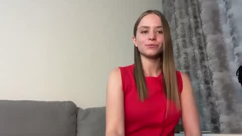 Snapshot of leona_grand chatting on 06-13-26, 01:42 Emma online show from 06-13-26, 01:42