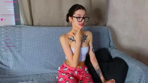 Donna online show from 11-28-25, 02:36