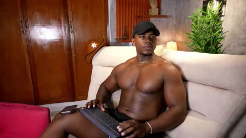 Leandro jones online show from 10-15-25, 01:11