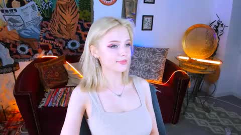 Snapshot of leonastone chatting on 09-27-25, 05:29 leonastone online show from 09-27-25, 05:29