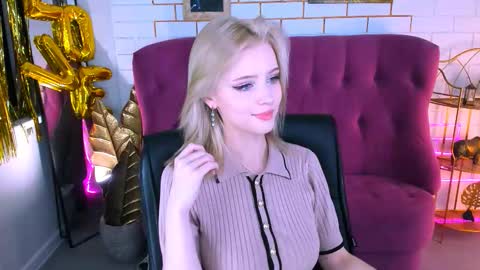 Snapshot of leonastone chatting on 10-16-25, 05:03 leonastone online show from 10-16-25, 05:03